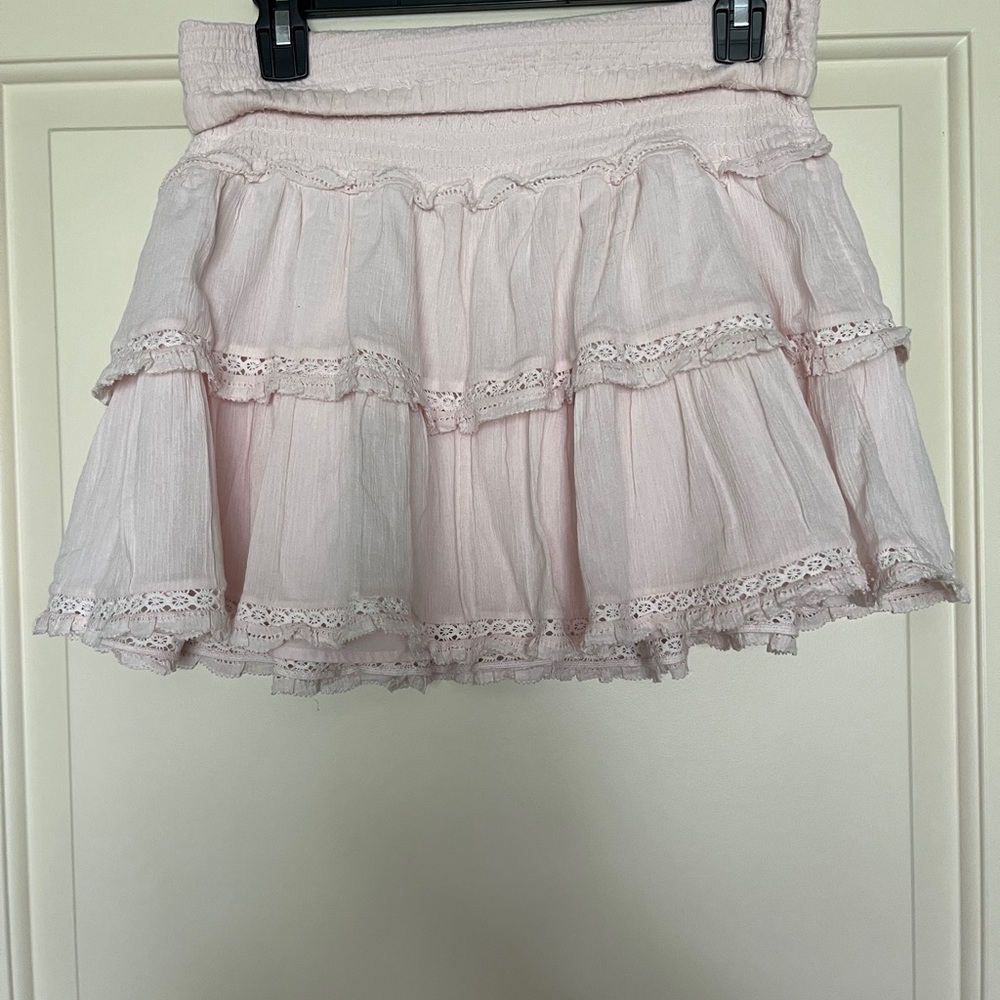 Aritzia Sunday Best tiered pink Confection Skirt. Medium-NEVER WORN